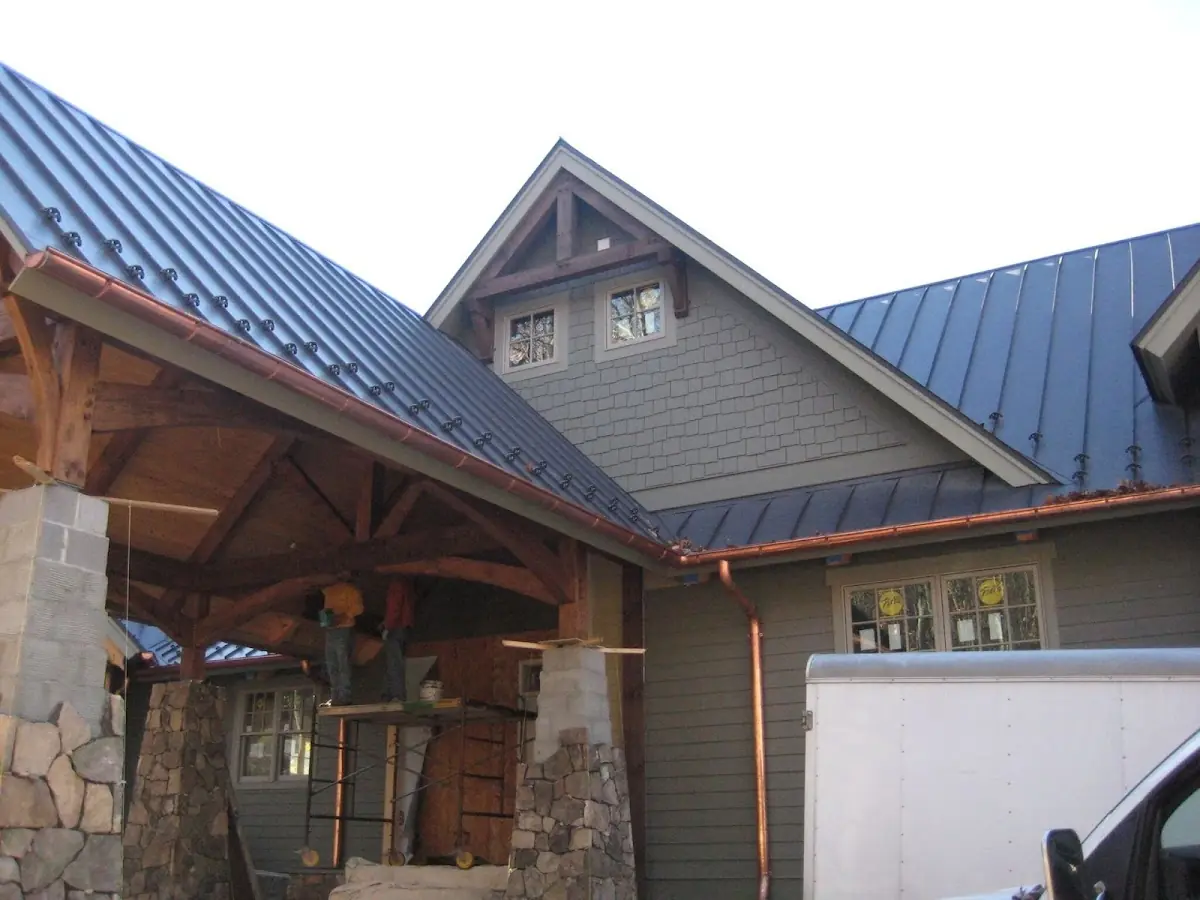 Craftsman Roofing team delivering quality roofing work in Bungalow Heaven